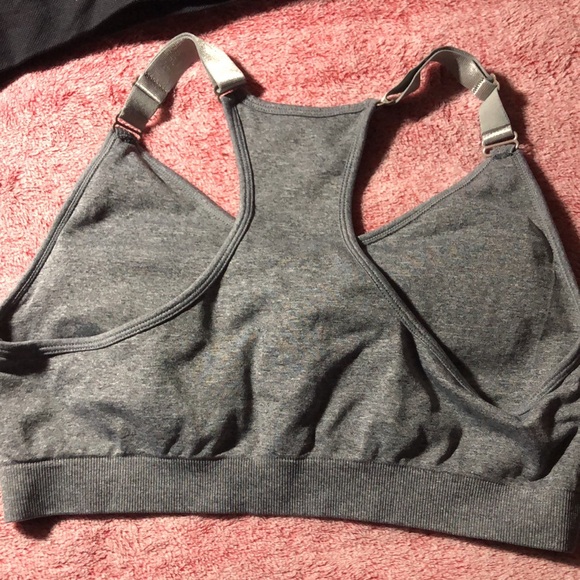 Puma Sports Bras set of 2. Large. Blk/grey - Picture 6 of 6